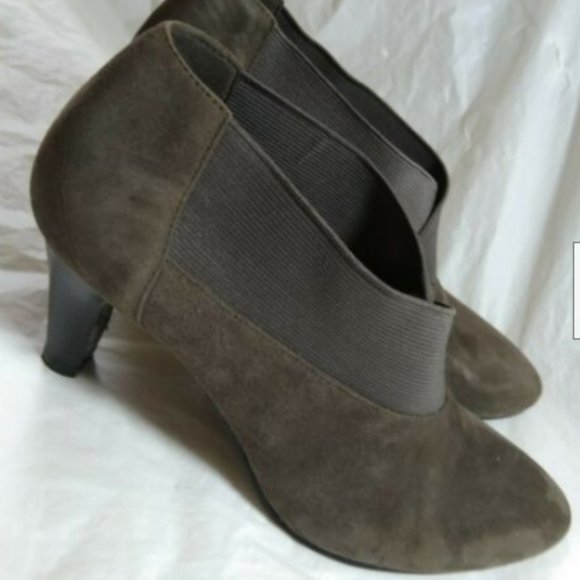 Bandolino Shoes - 3/25 BANDOLINO Shoes Gray leather ankle boot stret